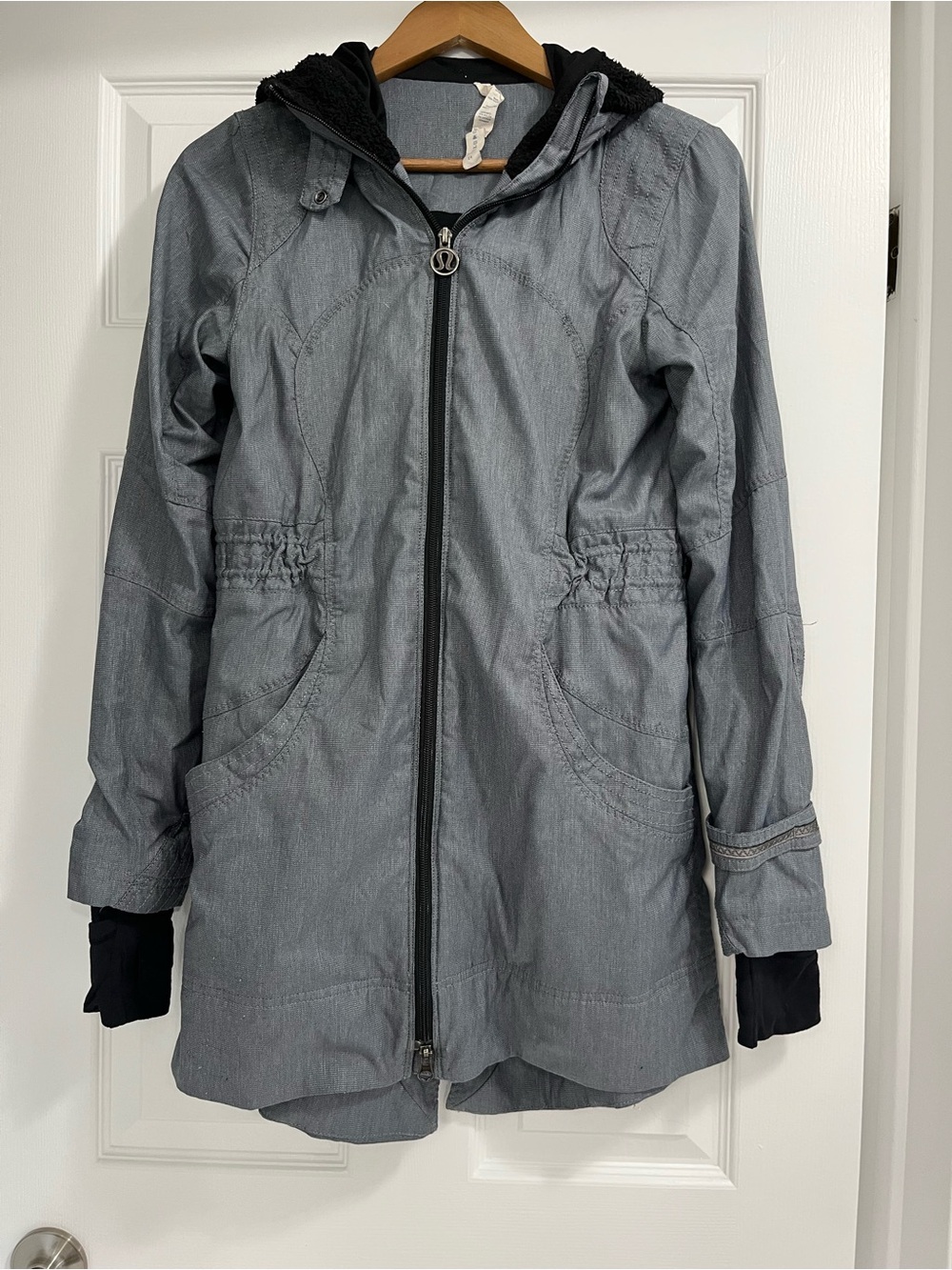Lululemon Apres Run Anorak